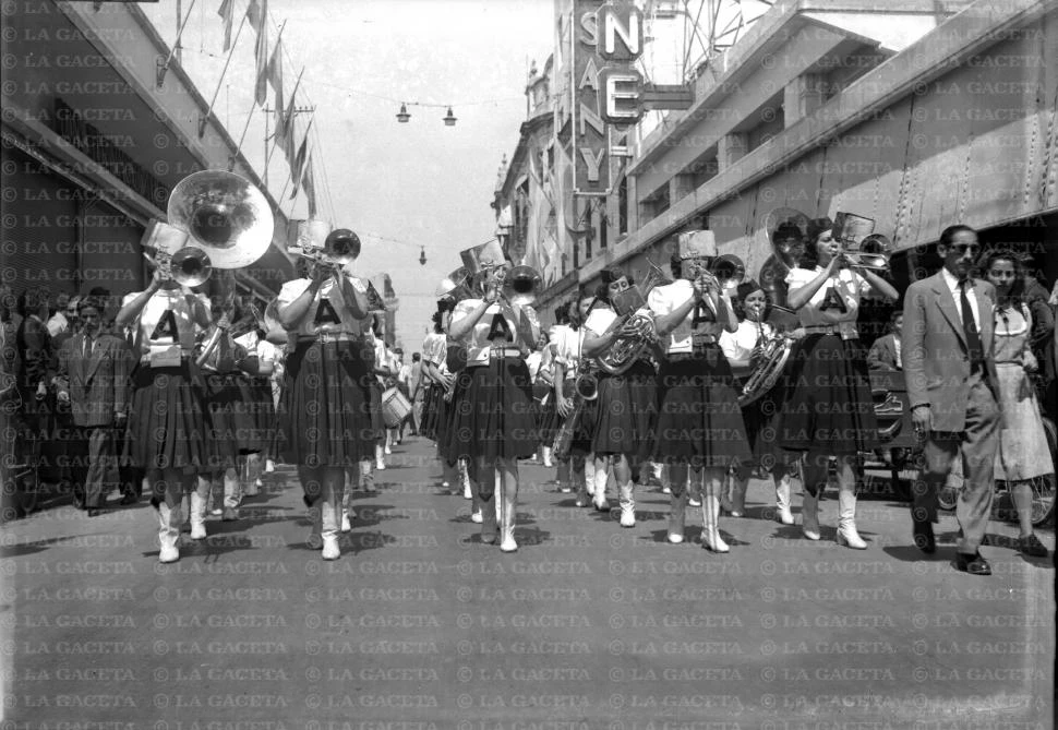 Recuerdos fotográficos: desfile musical