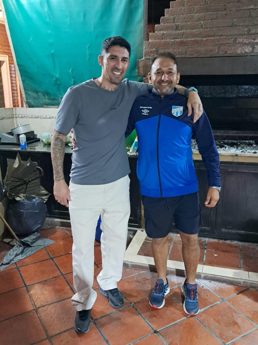 Lluvia, suspensión, asado y mil historias entre Pablo Hernández y un grupo de decanos