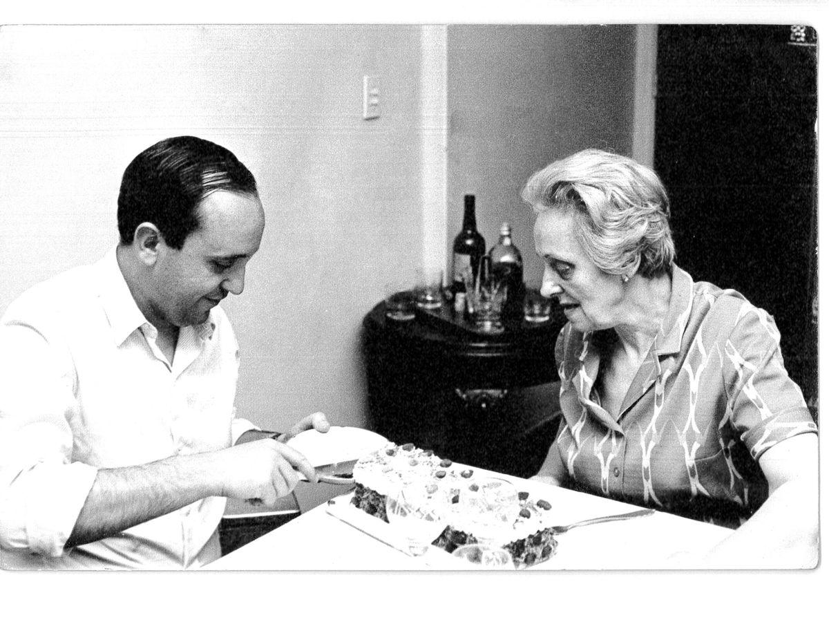 TRAYECTORIA. De una discoteca al Vaticano: los variados empleos que tuvo el papa Francisco antes de dedicarse a la religión.