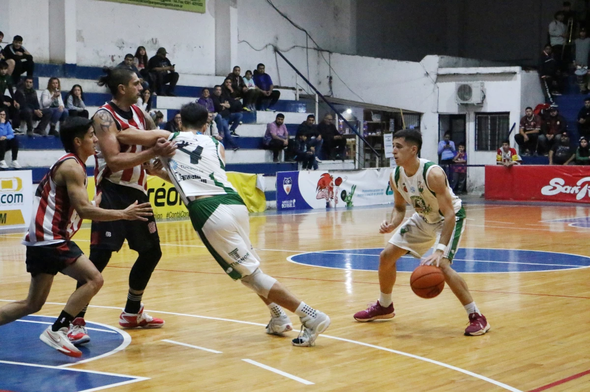 Asociación Mitre venció a San Martín y se acerca a la cima de la Liga Federal