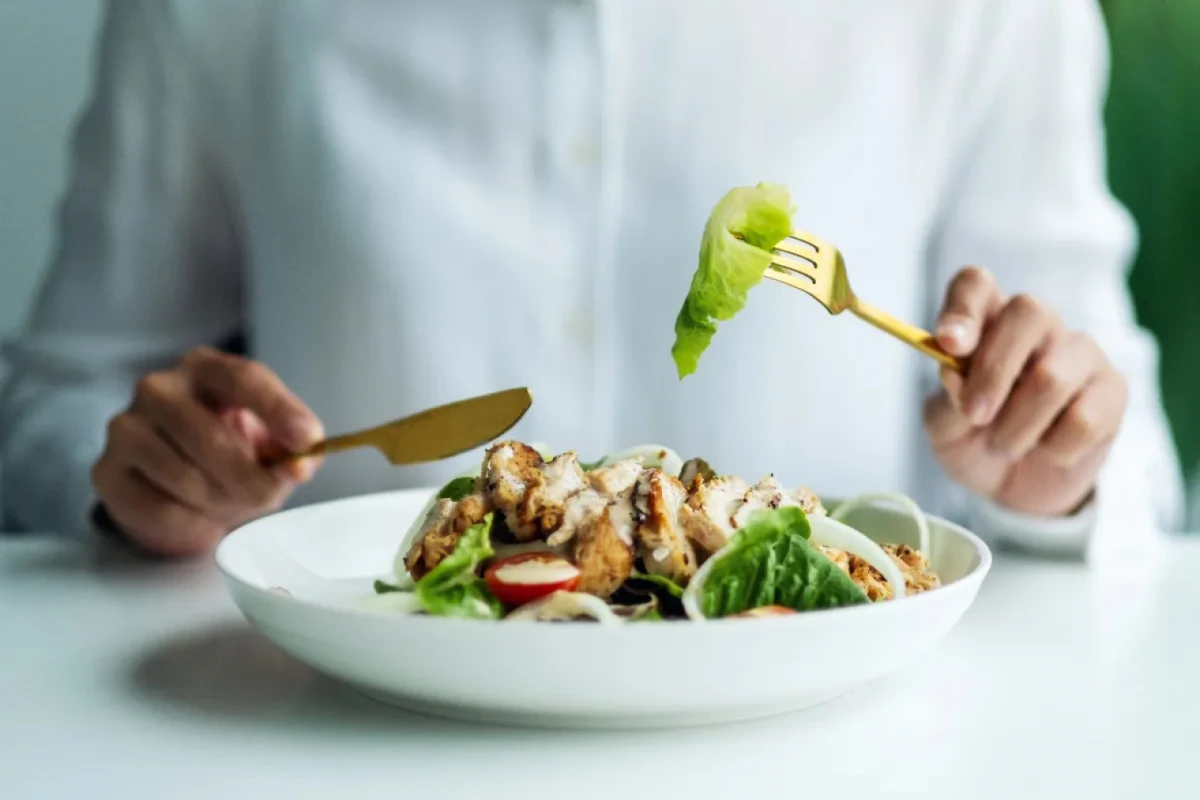 El orden en que comemos los alimentos parece ser más importante de lo que pensamos.