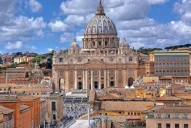 El Gobierno respondió a la controversia por el viaje de familiares del papa Francisco al Vaticano