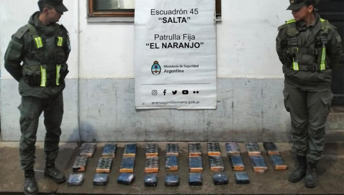 EL DOMINGO. Gendarmería secuestró 21 kilos en un control en Los Naranjos.