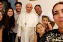 Un milagro, una carta y una boda: la emotiva historia del papa Francisco y una familia uruguaya
