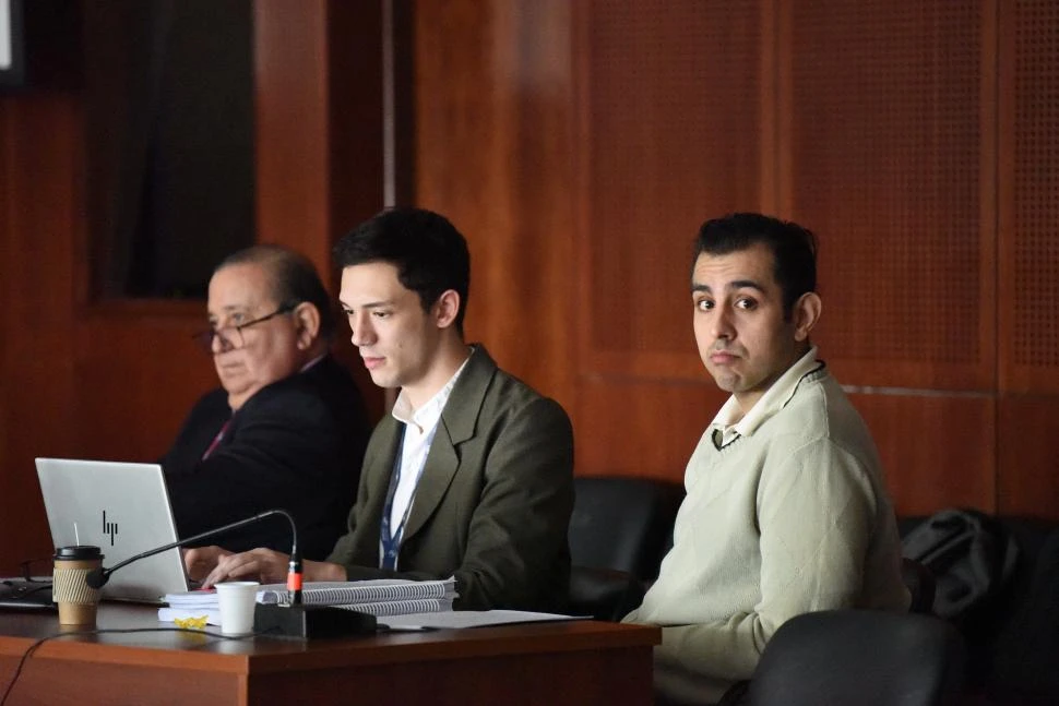IMPUTADO. Leonardo Salomón escuchaba atentamente a los testigos que expusieron ante el Tribunal. 