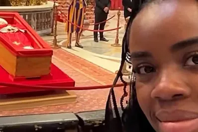 Sonrisas involuntarias en el funeral del papa Francisco