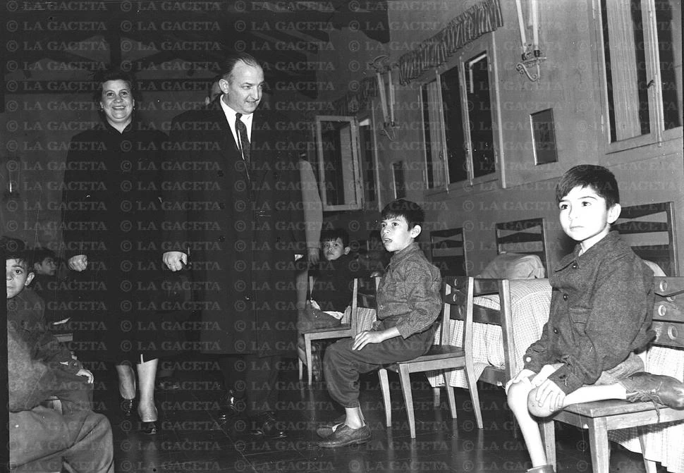 Recuerdos fotográficos: hoy viene de visita el gobernador