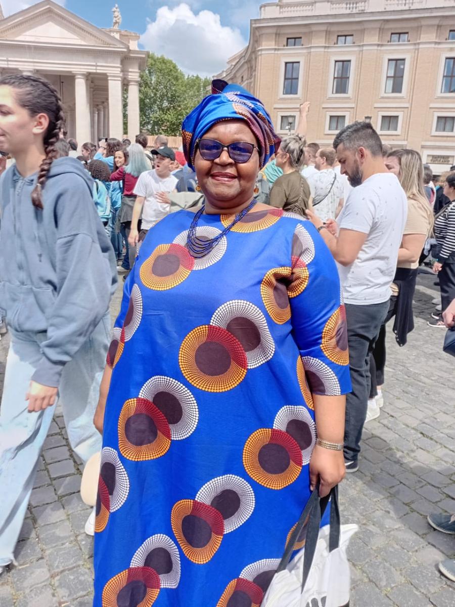 Angelous Dube (Zimbabwe).