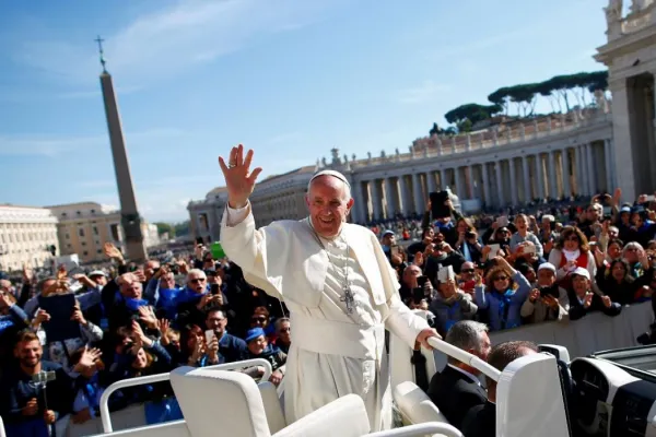 Un sobrino del Papa justificó que la familia no haya viajado al Vaticano
