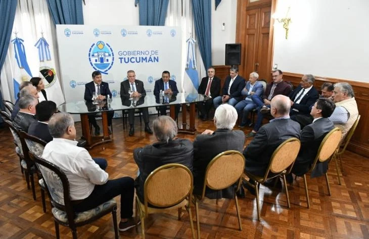 CON EL INTERIOR. Jaldo, Acevedo y Monteros citaron a ex intendentes. 