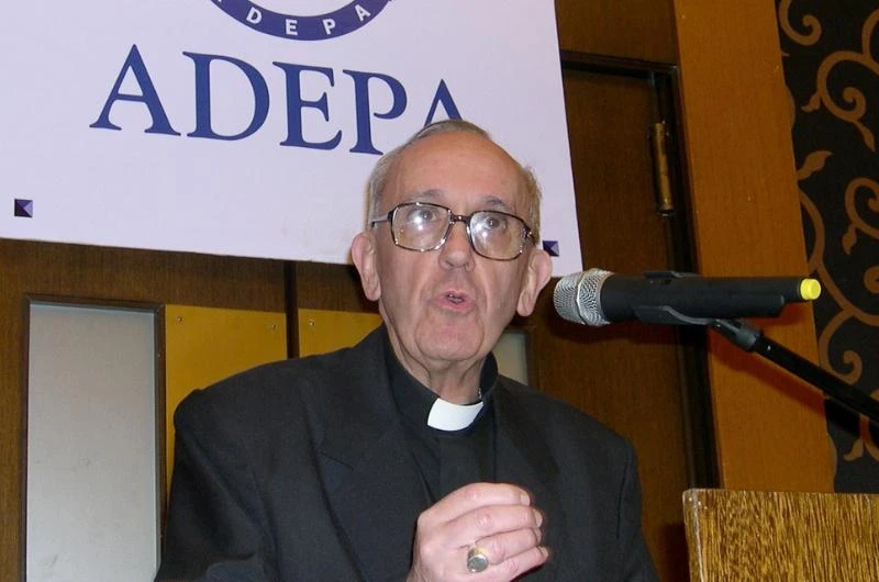 Jorge Bergoglio.