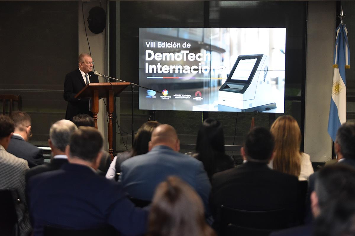 EJEMPLO VECINO. El vicegobernador de Salta explica el sistema que usan allí.