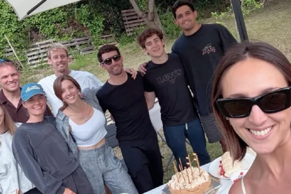 Mientras se define su futuro, Franco Colapinto participó en el cumpleaños de un reconocido piloto