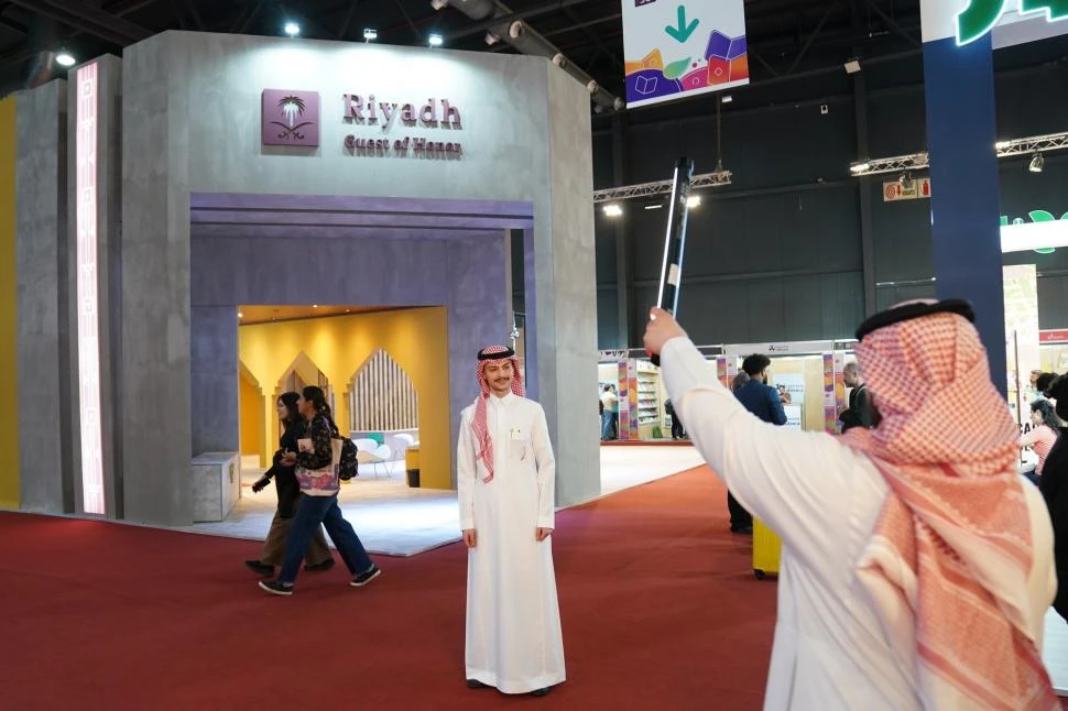RIAD, CIUDAD INVITADA. Bajo el lema de la diversidad cultural, el pabellón saudita de la Feria del Libro ofrece todo tipo de actividades. FOTO DE JUANO TESONE