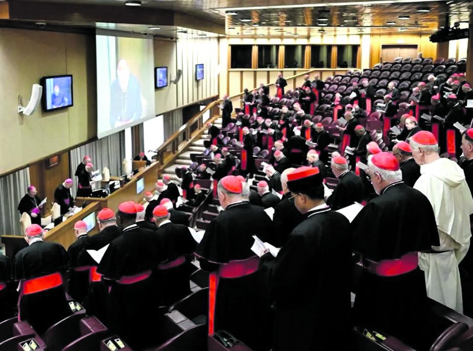 MOVIMIENTO EN EL VATICANO. Los cardenales en su momento de mayor protagonismo en los últimos 13 años, para la elección del nuevo papa.