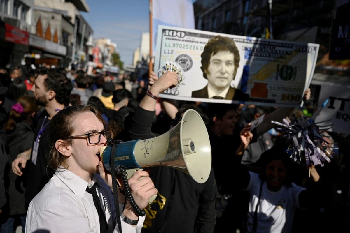 ÍNDICE DE CONFIANZA. El informe de la Di Tella reveló que los jóvenes son el apoyo principal de Javier Milei por quinto mes consecutivo. / STOCK IMAGES