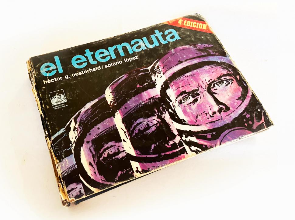 ICÓNICO. La más famosa versión de entre las diferentes publicaciones de El Eternauta; en formato libro, apaisado, de Ediciones Record.