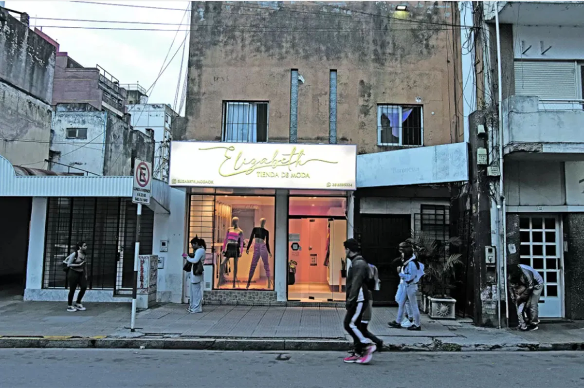 CHACABUCO 59. Fachada de la vivienda donde se produjo el crimen.