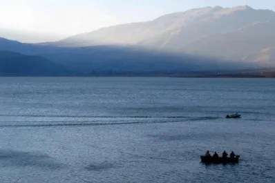Habilitan permisos provisorios para pesca deportiva en el Dique La Angostura