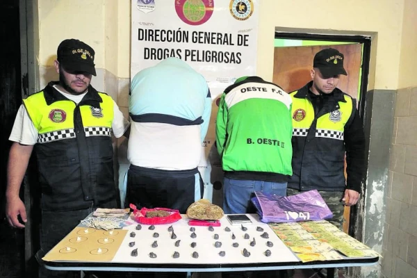 Dos detenidos por narcomenudeo
