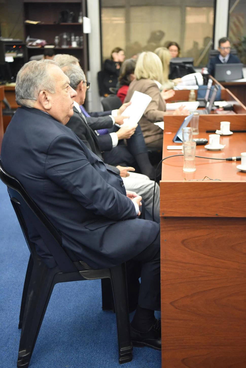 JUAN ALBERTO CERISOLA. El ex rector escucha las declaraciones del testigo Oscar Humberto Fiorito. la gaceta /  Foto de José Nuno