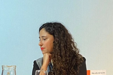 Adriana Lucero: “sin poesía, pienso que mi vida sería un abismo infinito”