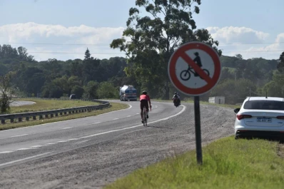 Prohibido circular en bicicleta: la contradicción reina en la ruta a El Cadillal