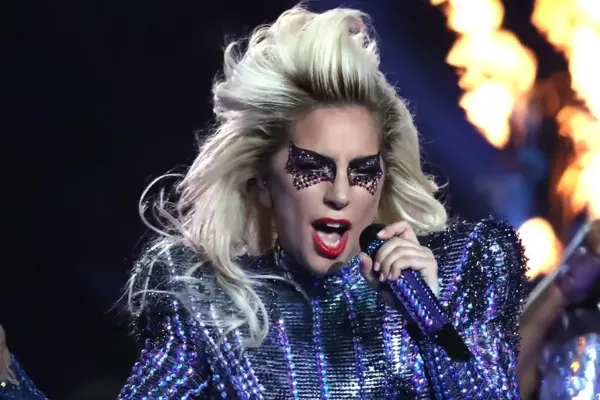 Lady Gaga vuelve a Brasil con un show gratuito frente al mar y sus fans argentinos lo saben
