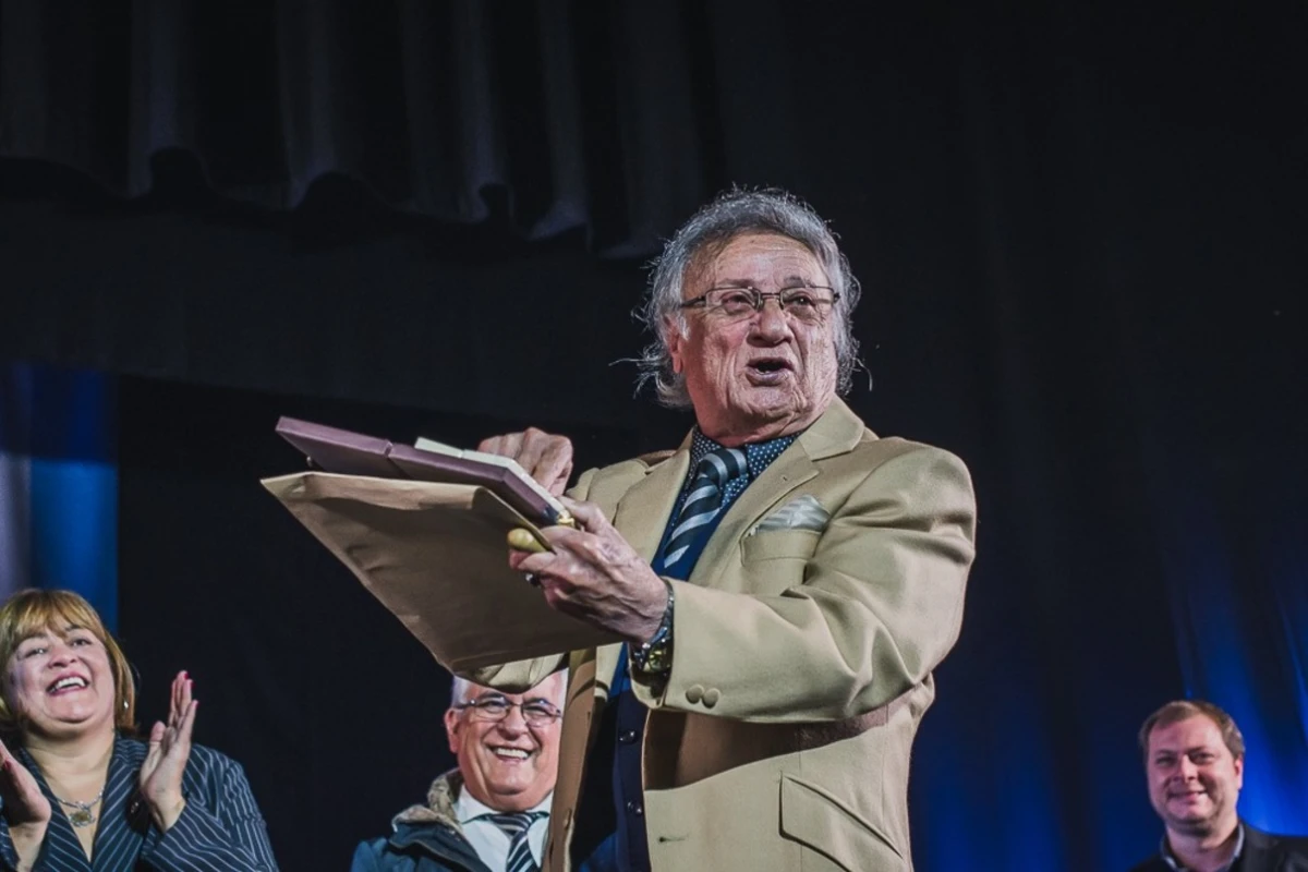 RECONOCIMIENTO. En su último concierto al frente la Banda de Música de Tafí Viejo, Domingo Anastasio recibió la distinción de Ciudadano Ilustre.