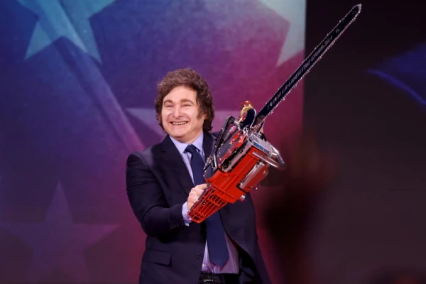 Milei aplicó la “motosierra” en su gabinete