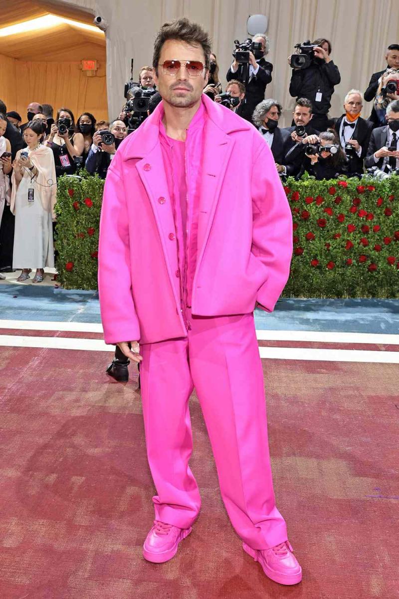 Los hombres que hicieron historia en la alfombra roja de la Met Gala