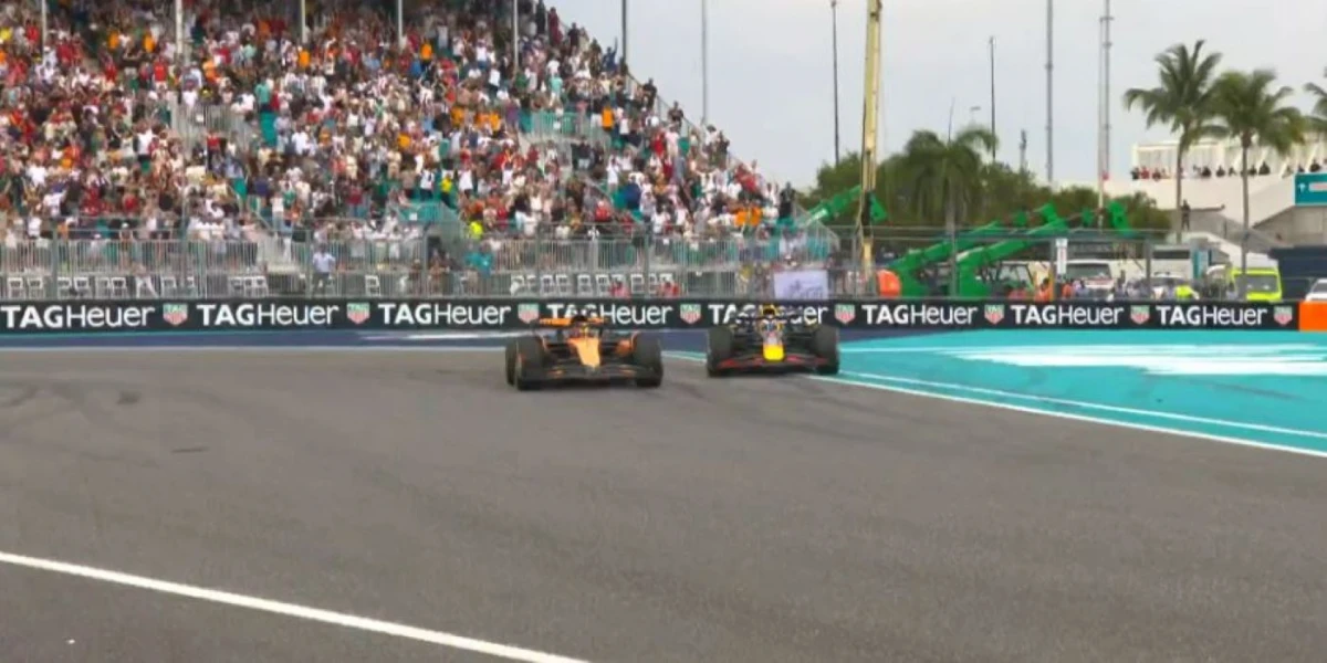 CAMBIO. El instante en que Piastri se pone en primer puesto.