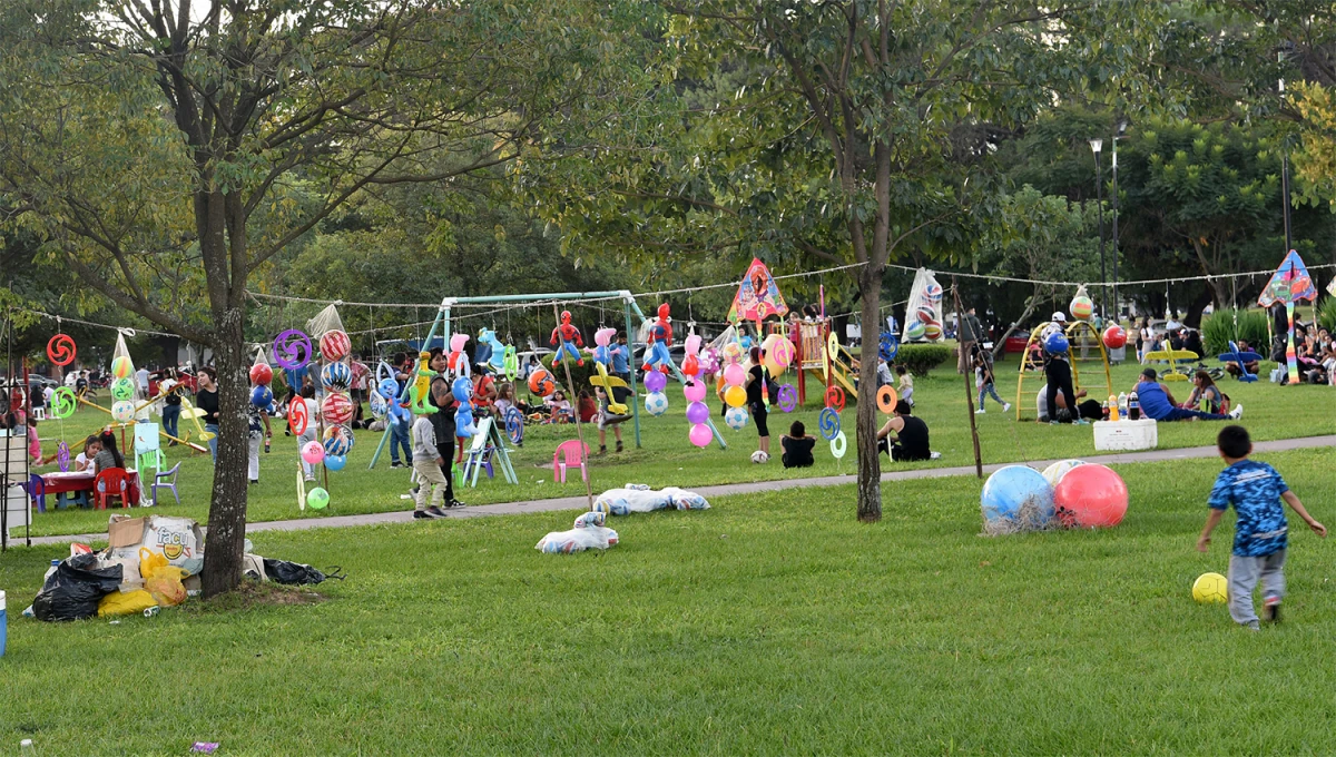 AL PARQUE. La jornada estará ideal para recorrer el 9 de Julio y los otros espacios verdes de la ciudad y la provincia. 