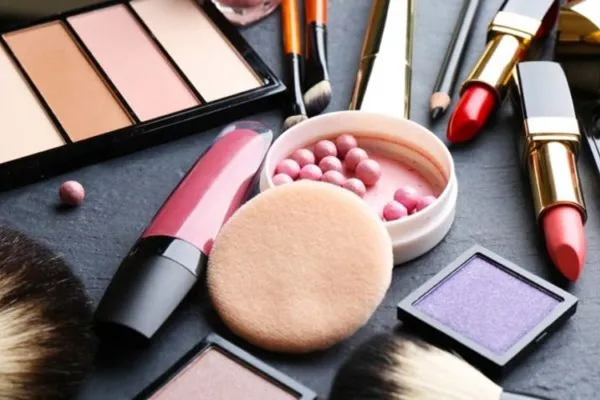 Anmat prohibió seis productos cosméticos de una reconocida marca