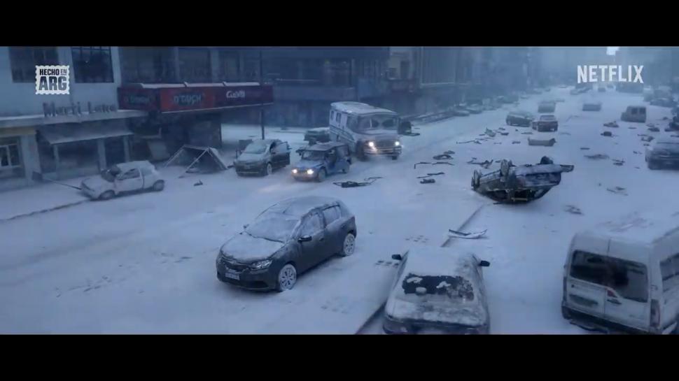 ANTES Y DESPUÉS. Dos planos: el de arriba sin los efectos visuales y el de abajo, ya con el trabajo del equipo de VFX.