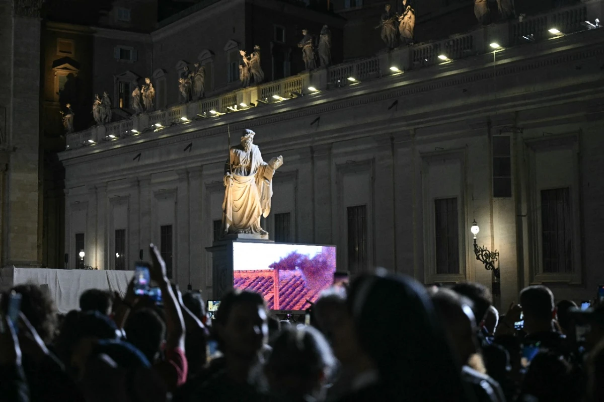 Humo negro: cómo sigue el cónclave después de la primera fumata