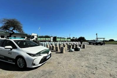 Millonario secuestro de hojas de coca y cigarrillos