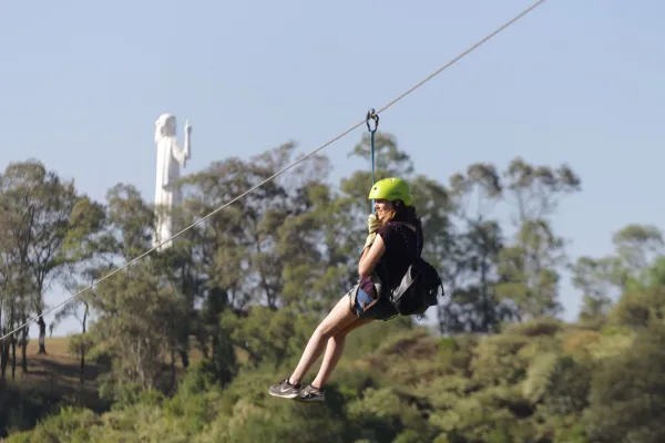 Turismo de aventura: la tirolesa más larga del norte está en Tucumán