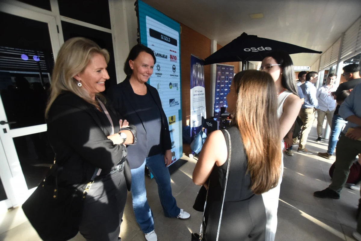 MUJERES QUE INSPIRAN. Ivana Cavigliasso y Patricia Jebsen compartieron sus trayectorias en Liderando Futuro.