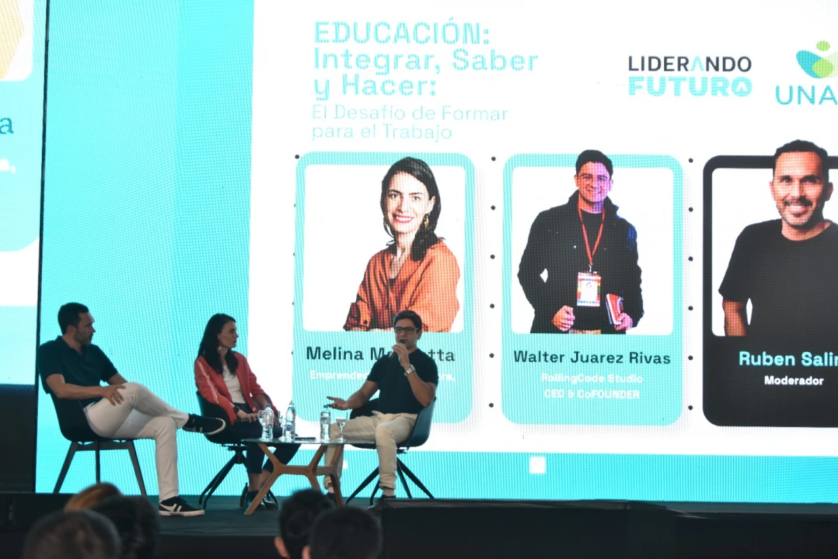 LIDERANDO FUTURO. El evento de UNAJE en Tucumán reunió a líderes y jóvenes comprometidos con la transformación social a través del conocimiento y la innovación