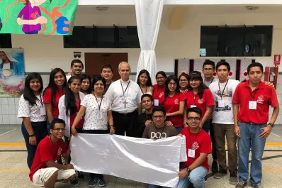 Así cantaba villancicos el Papa León XIV en 2014: el video en Perú que emocionó en redes