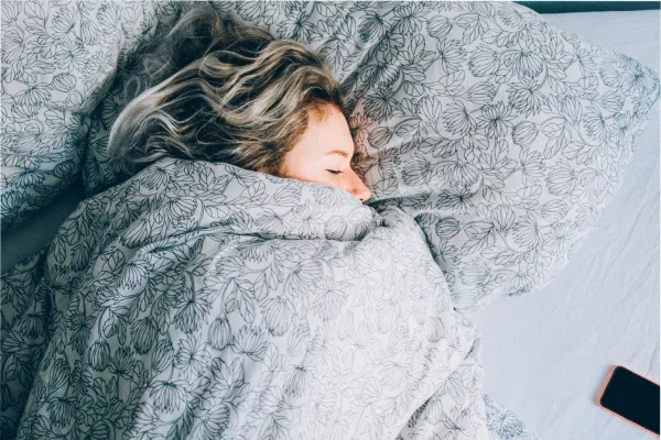 ¿Dormir más el fin de semana compensa el sueño perdido?