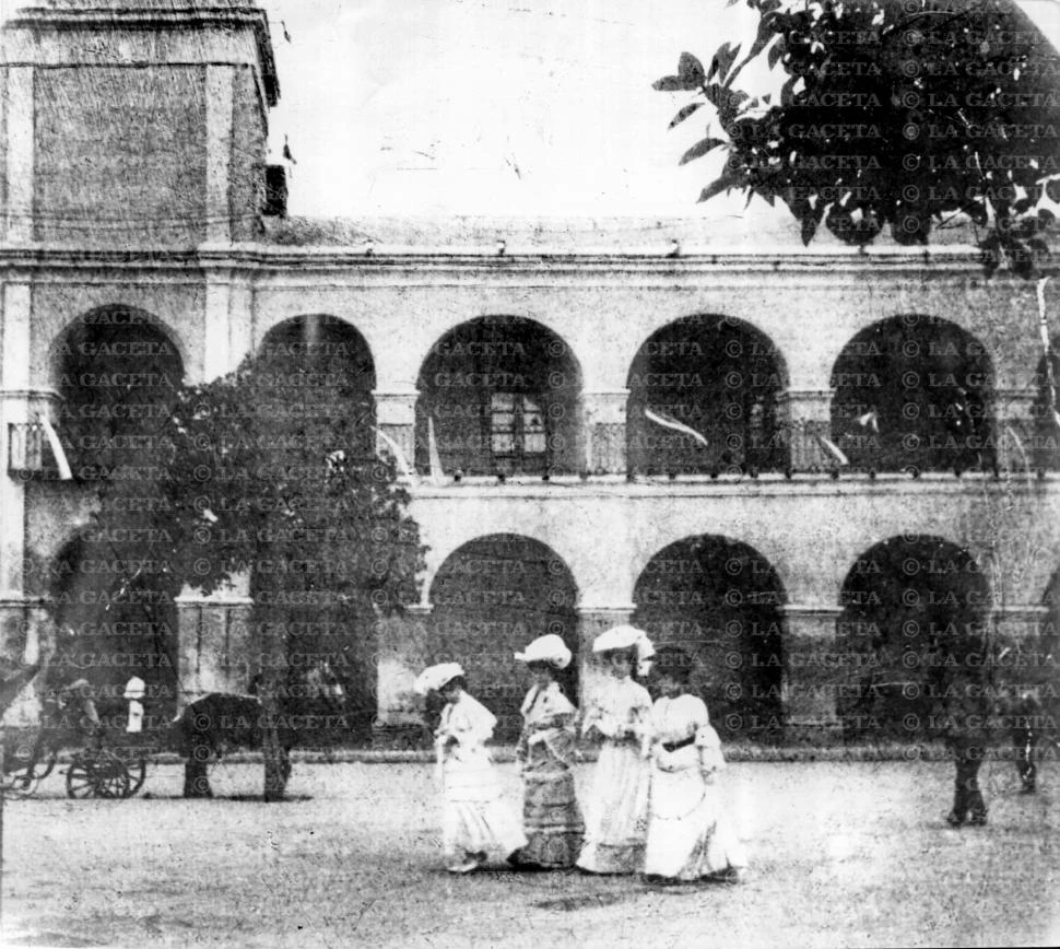 Recuerdos fotográficos: un paseo por la plaza
