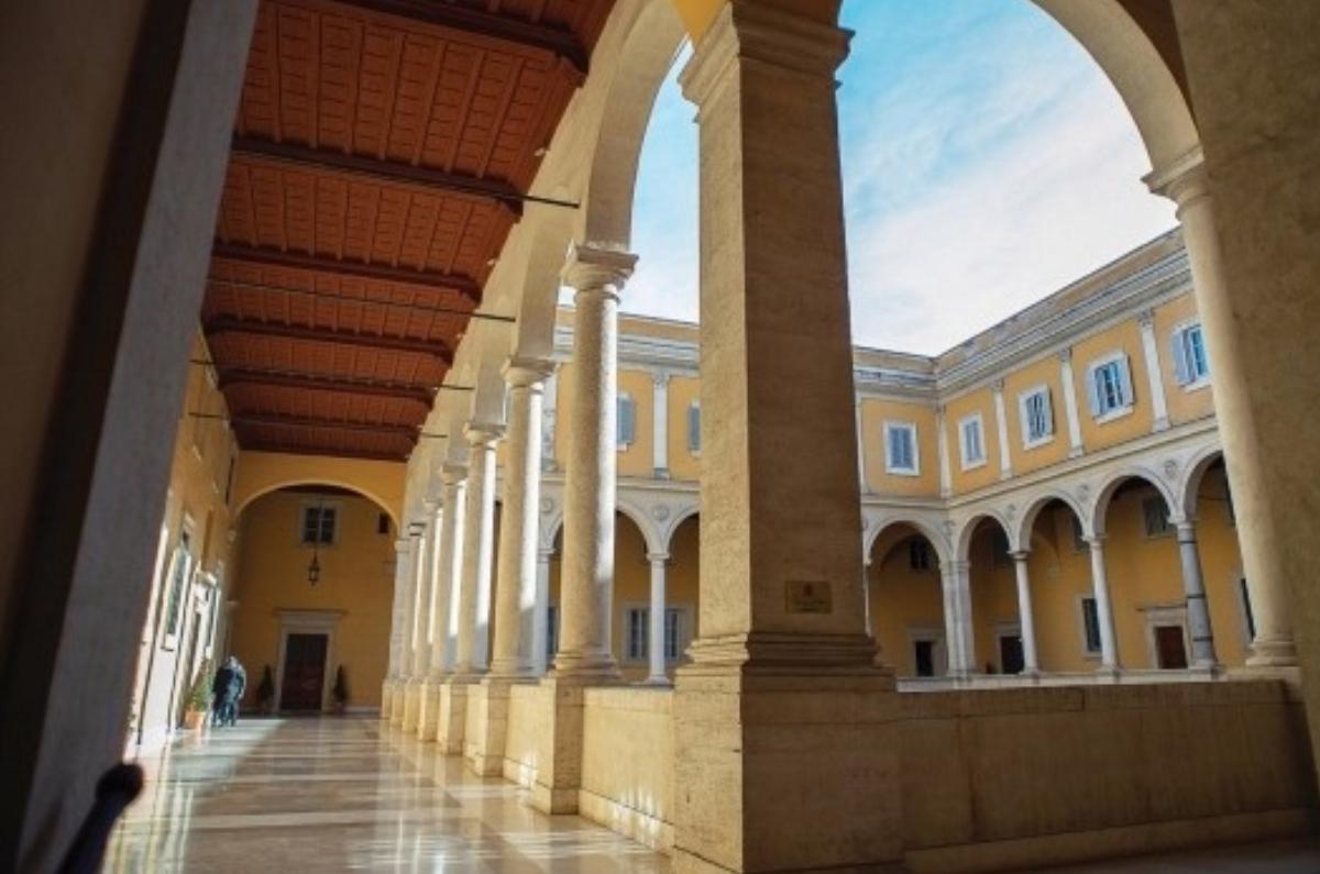 ¿Dónde pasó su primera noche el nuevo papa León XIV?