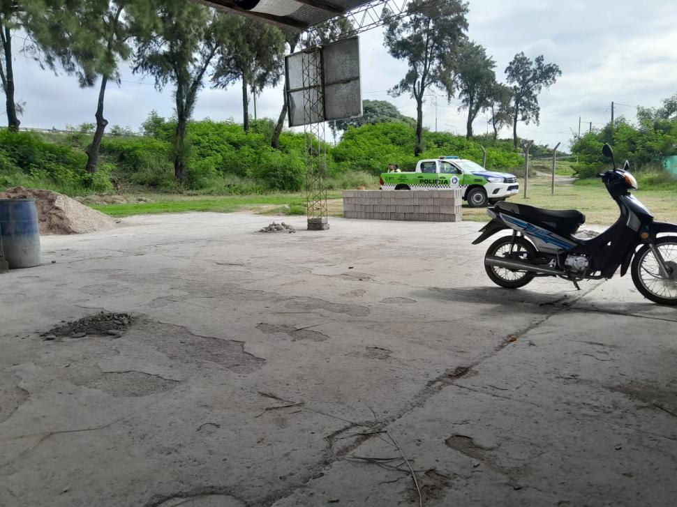 INSPECCIÓN. La Policía realizó pericias en el lugar del conflicto.