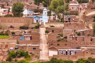 El pueblo que estuvo aislado hasta hace pocos años ahora es uno de los mejores destinos del mundo
