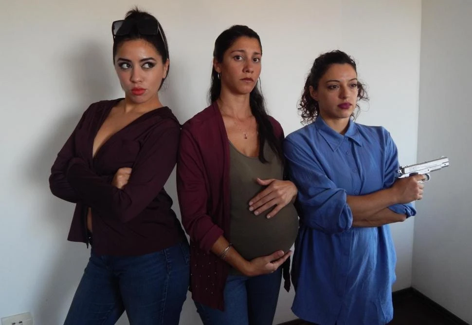 “UN MAL PRESAGIO”. Tres amigas se reúnen para resolver un dilema en la propuesta de Gustavo Delgado.