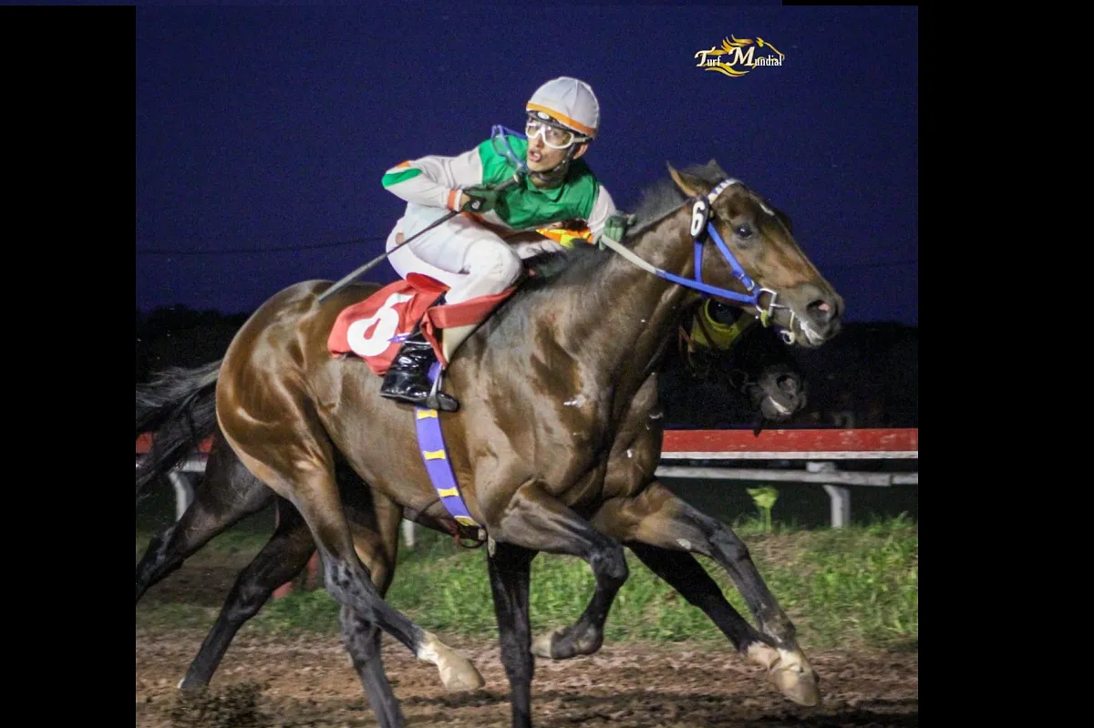 FESTEJO. El jinete Francisco Brito fue clave en la victoria de Cupcake en el cotejo jerárquico.