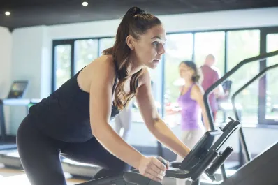 ¿Cuántos minutos de bicicleta fija necesitás para quemar grasa?