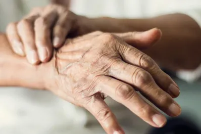 Estos alimentos podrían aumentar el riesgo de sufrir enfermedad de Parkinson, según un estudio